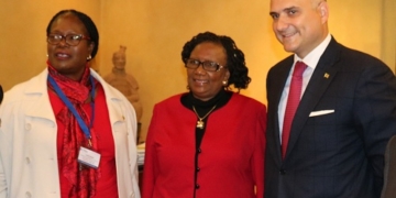 El Gobierno de Zimbabue invita a las empresas españolas a invertir en el país