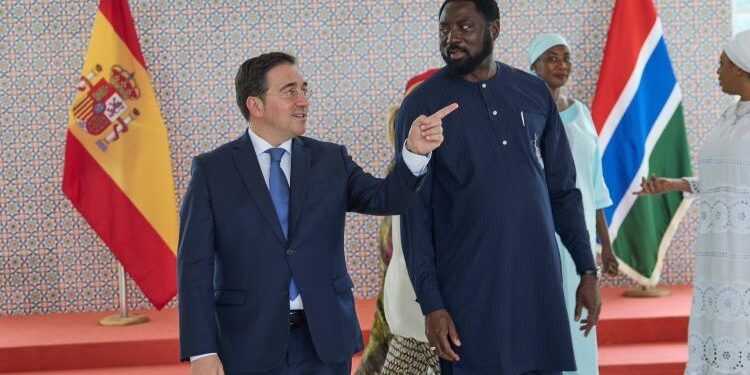 Albares y su homólogo de Gambia se comprometen a impulsar programas de migración circular