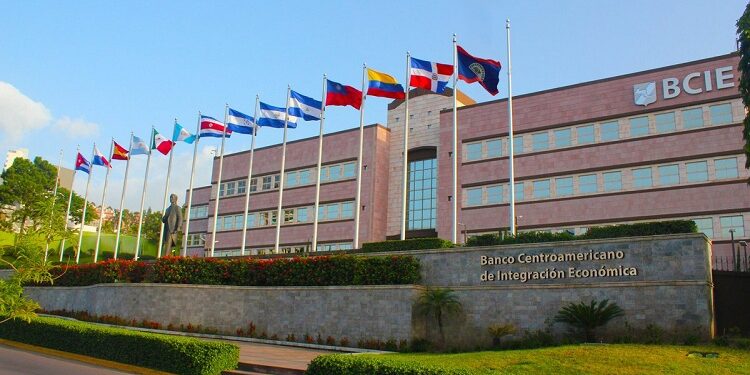 Government expedites Central American Bank’s first office opening in Europe in Madrid