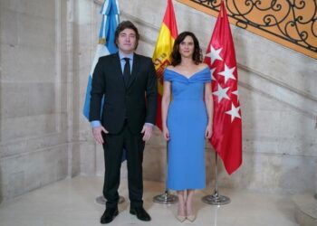 Milei ante Ayuso y sobre Sánchez: “Los políticos tienen manos porosas, suyas o de la pareja”