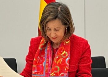 Robles defends “greater synergies” between the Spanish and US defense industries