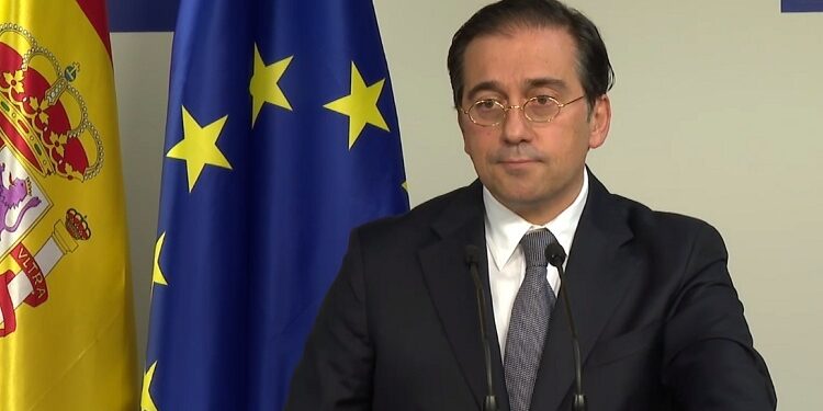 CSIF asks for Albares “personal involvement” in salary issue of foreign labour staff