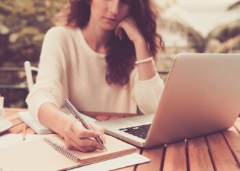 Essential Tips for Choosing the Best Essay Writing Service in USA