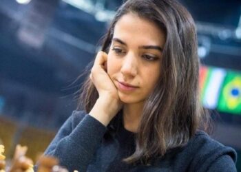 Female Iranian chess player who competed without veil will stay in Spain to avoid reprisals