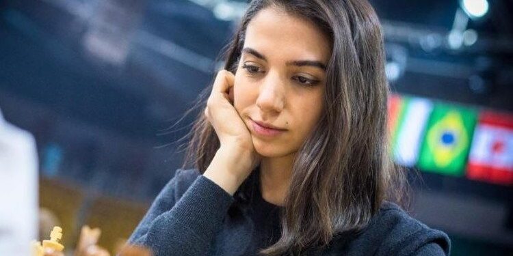 Female Iranian chess player who competed without veil will stay in Spain to avoid reprisals