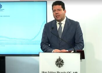 The Club Siglo XXI offers its platform to Fabian Picardo