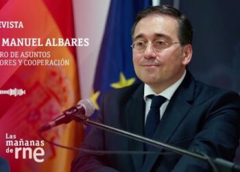 Albares asegura que Orbán “vuela por libre” y “no representa a Europa” cuando se reúne con Putin