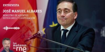 Albares asegura que Orbán “vuela por libre” y “no representa a Europa” cuando se reúne con Putin