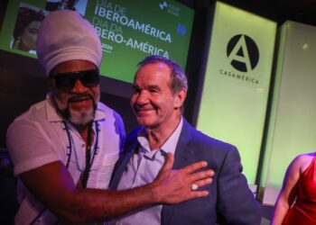 Carlinhos Brown celebra con la Segib y un canto a la diversidad el Día de Iberoamérica