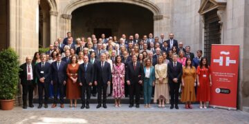 The Queen urges the directors of Cervantes to continue with the dissemination of Spanish and the co-official languages