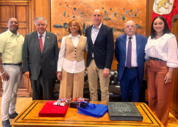 Dominican Diaspora in the Province of León honors Ambassador Díaz