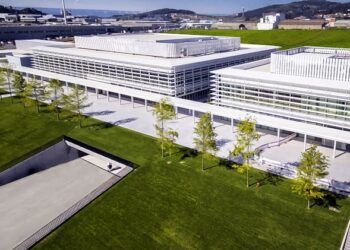 Inditex, Telefónica y Santillana, las empresas españolas que más confianza generan en Ecuador