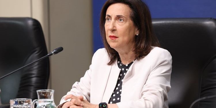 Robles recibe las novedades sobre las misiones españolas en Líbano, Eslovaquia y Atalanta