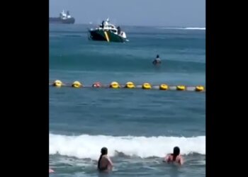 Gibraltar acusa a la Guardia Civil de poner en peligro a bañistas en una playa