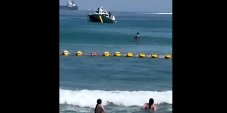 Gibraltar accuses the Guardia Civil of endangering bathers on a beach