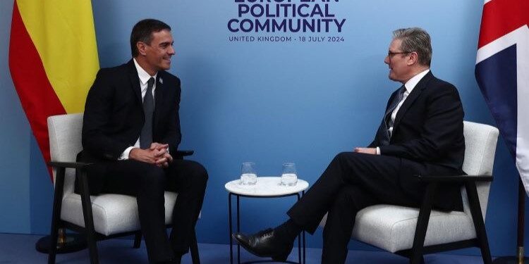 Sánchez addresses the agreement on Gibraltar in his first bilateral meeting with Starmer