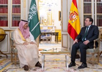 Albares y su homólogo saudí conversan en Madrid sobre Gaza y las relaciones comerciales