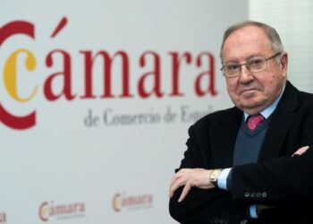 El presidente de la Cámara de Comercio, José Luis Bonet, Gran Cruz del Mérito civil