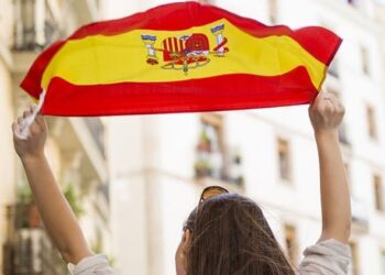 Seven out of ten young Ecuadorians want to work in Spanish companies