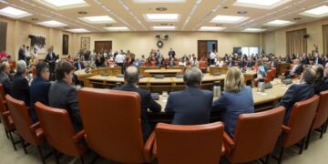 The Spanish MEPs collect their certificates in Congress and swear or promise the Constitution