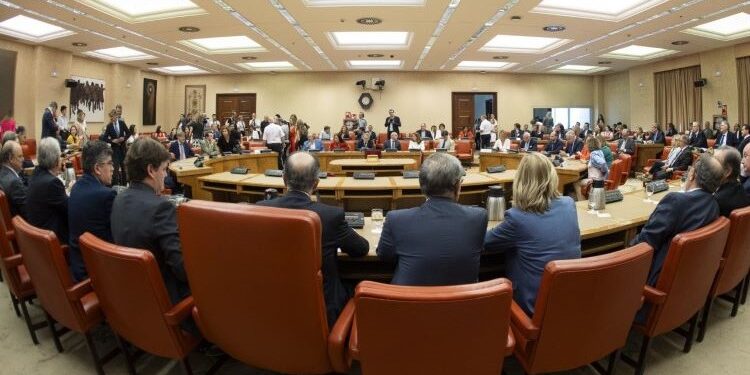 The Spanish MEPs collect their certificates in Congress and swear or promise the Constitution