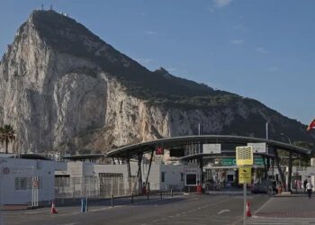 Picardo advierte a los gibraltareños de los nuevos controles en la Verja a partir de noviembre