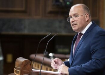 El PP reclama el uso de las Fuerzas Armadas para frenar la llegada de cayucos a Canarias