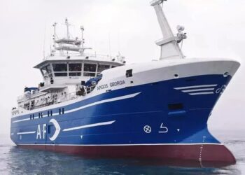 Llegan a España los españoles supervivientes del naufragio en Malvinas