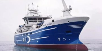 Spanish survivors of the Malvinas shipwreck arrive in Spain