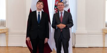 Jānis Zlamets replaces Maris Klišans as Latvian ambassador to Spain