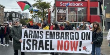 Sumar pide un embargo “automático” de armas a todo país demandado ante un tribunal internacional