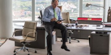 Iberdrola buys UK electricity company Electricity North West