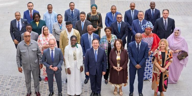 Exteriores explica a los embajadores africanos en España la futura Estrategia África