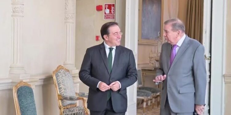 Albares meets with Edmundo González on the eve of a new PP motion in the Senate