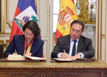 Albares receives his Haitian counterpart to support the political and social stabilization of the country