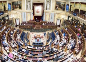 El Congreso pide que el Gobierno reconozca el triunfo de Edmundo González, con los votos en contra del PSOE