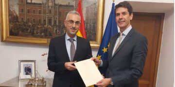 Entrega sus Copias de Estilo el nuevo embajador de Chipre, Michalis Ioannou