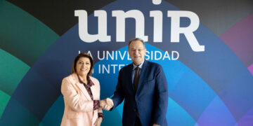 The Embassy of Ecuador and UNIR promote training and employment