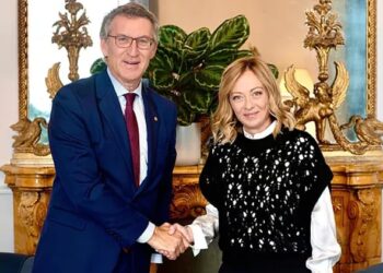 Feijóo meets with Meloni and praises Italy’s immigration policy