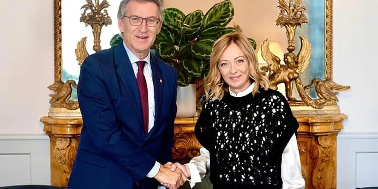 Feijóo meets with Meloni and praises Italy’s immigration policy