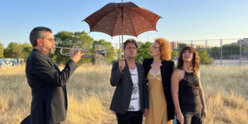 ‘Los desiertos crecen de noche’: absurda realidad en el Teatro del Barrio