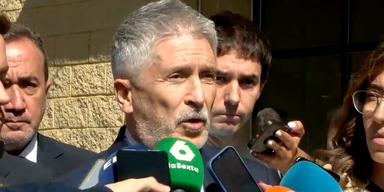 Marlaska will return ten asylum seekers to Morocco who claim to be Sahrawis