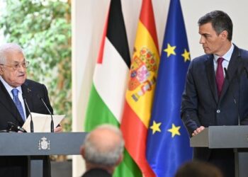 Mahmud Abás propone ante Sánchez que la conferencia internacional de paz se celebre en Madrid