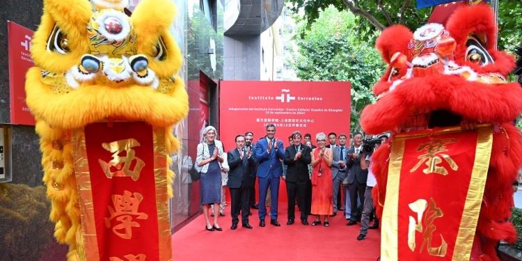 Sánchez defiende unas relaciones comerciales e inversoras con China “justas y equilibradas”