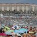 España se sitúa entre los destinos con mayor índice de sobreturismo de Europa durante el verano