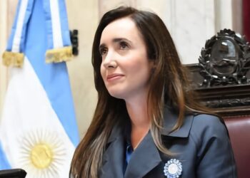 La vicepresidenta de Argentina, primer alto cargo del Gobierno de Milei que viaje a España tras la crisis
