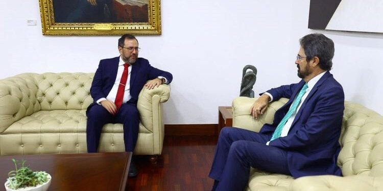 Venezuela tells the Spanish ambassador that it will not accept “any interventionist action”