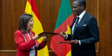 España y Camerún firman un acuerdo de cooperación en materia de Defensa
