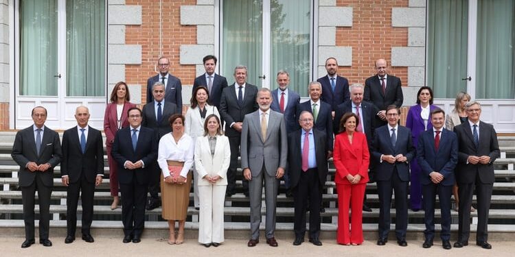 El Rey recibe a la Fundación Conexión España, que promociona el valor directivo del país en el mundo