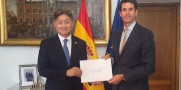 El nuevo embajador de Corea del Sur presentó su Copias de Estilo